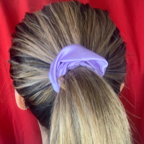 KLM’s Luxey Locks Handmade Hair Scrunchies 4($20) - Picture 5 of 10